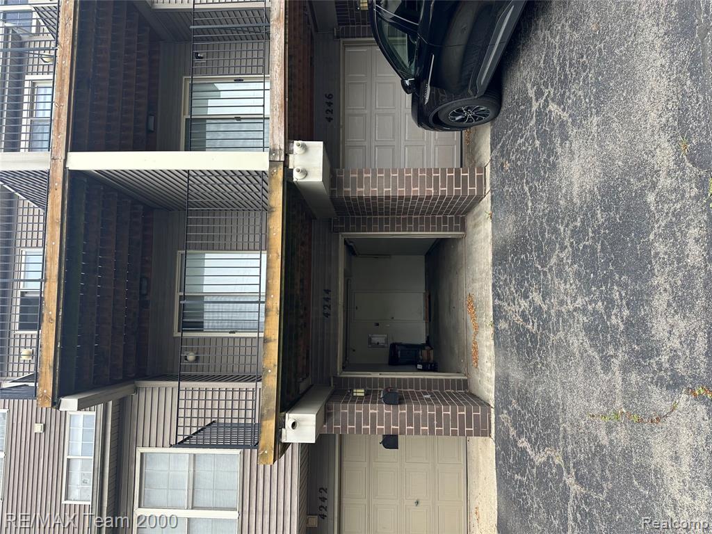 4244 Schaefer Road, Dearborn Heights, MI 48126 — Photo 16