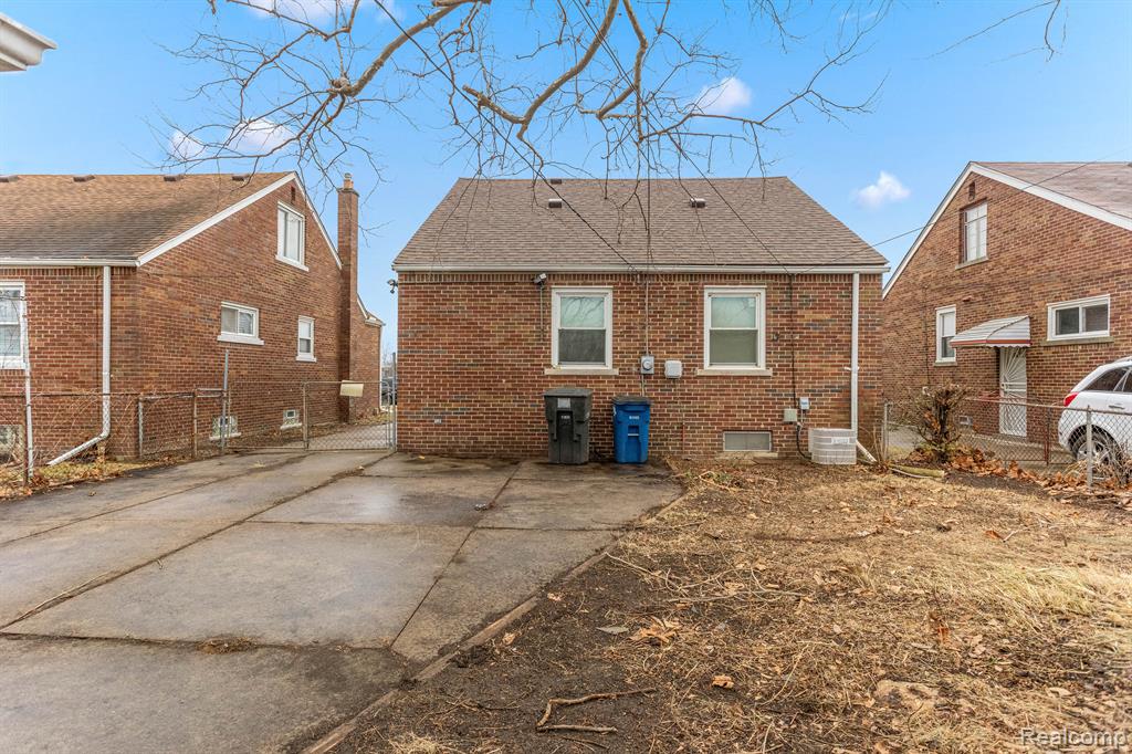 9257 STAHELIN Avenue, Detroit, MI 48228 — Photo 26