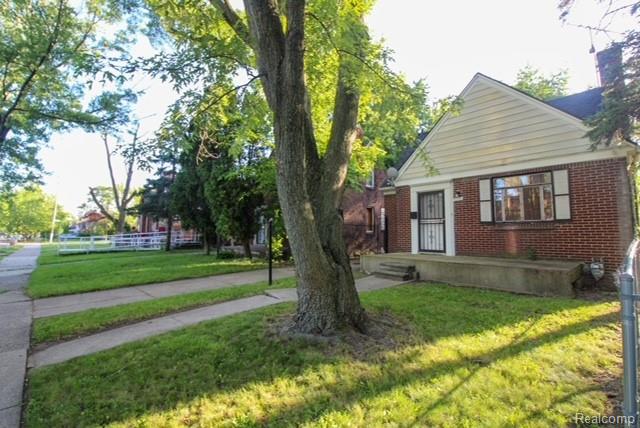 9737 E Lakepointe St. Street, Detroit, MI 48224 — front exterior