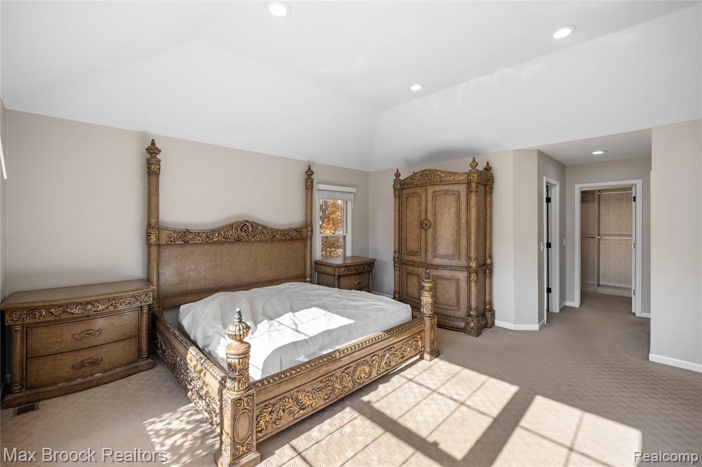 6986 Crosswell Drive, West Bloomfield, MI — Photo 39