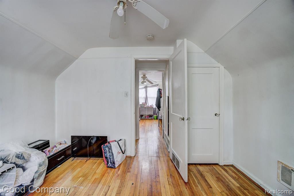 7686 W PARKWAY Street, Redford, MI 48239 — Photo 15