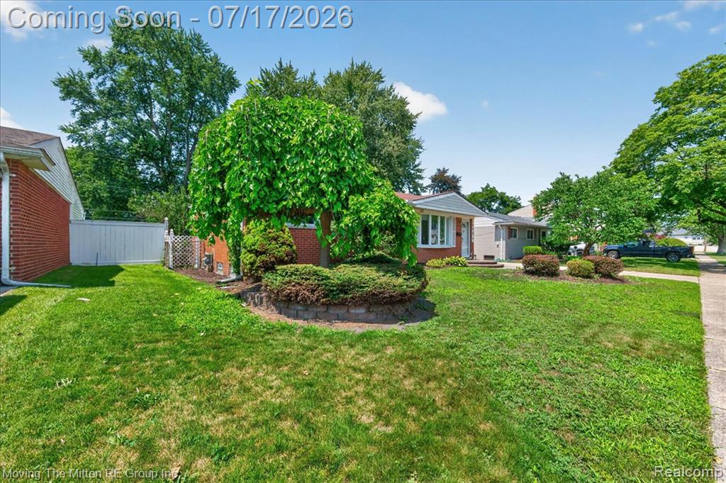 648 S Dowling Street, Westland, MI 48186 — Photo 2