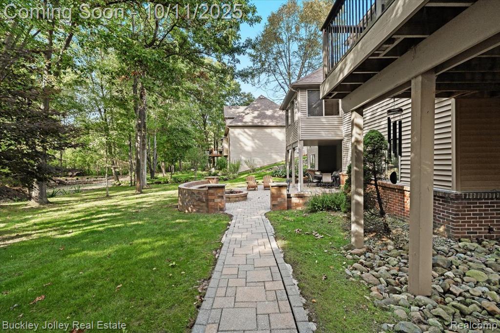 9430 Sheltering Oaks Drive, Brighton, MI 48114 — Photo 36