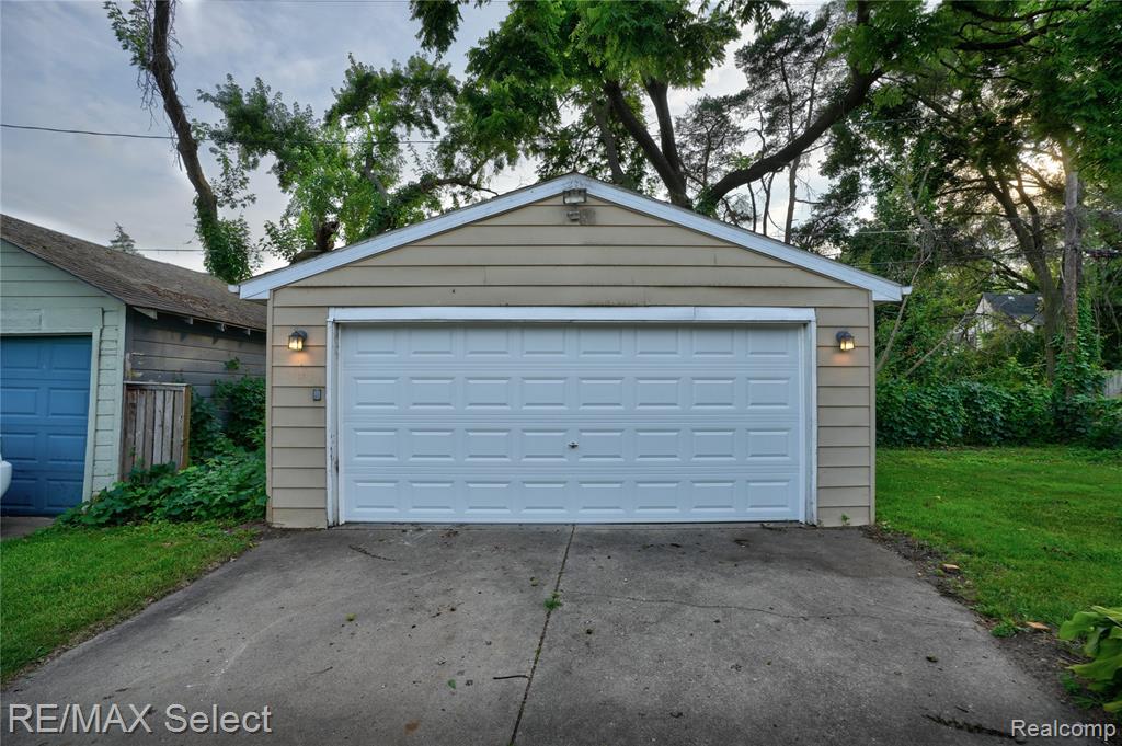 619 Frank Street, Flint, MI 48504 — Photo 5