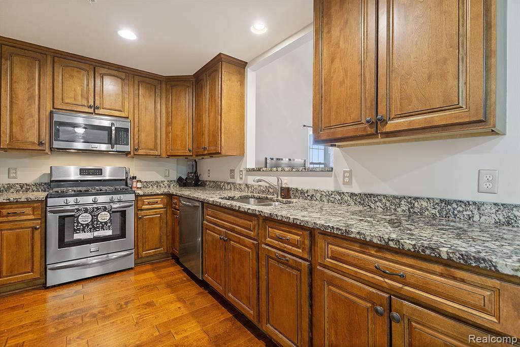53743 CHAMPLAIN Street, Macomb, MI 48042 — Photo 7