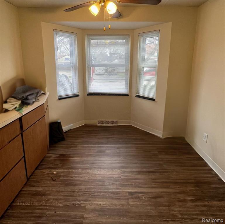 6592 ROBINSON Avenue, Allen Park, MI 48101 — Photo 7