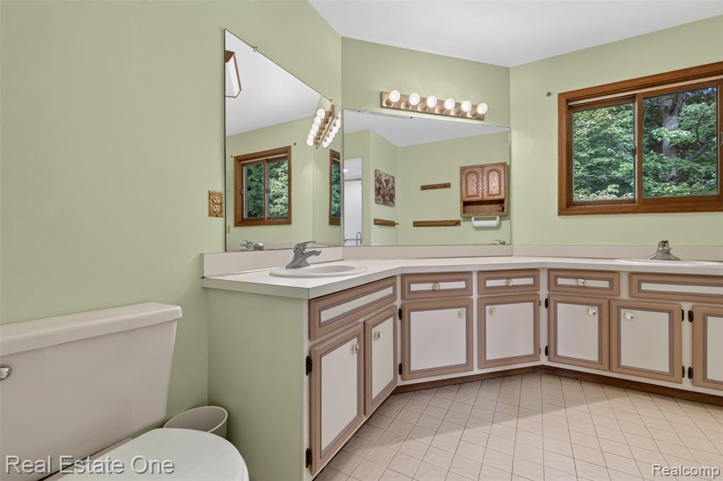 417 Eckford Circle, Troy, MI 48085 — Photo 16