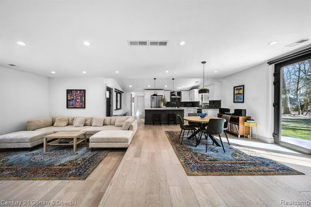 4421 W MAPLE Road, Bloomfield Hills, MI 48301 — Photo 15