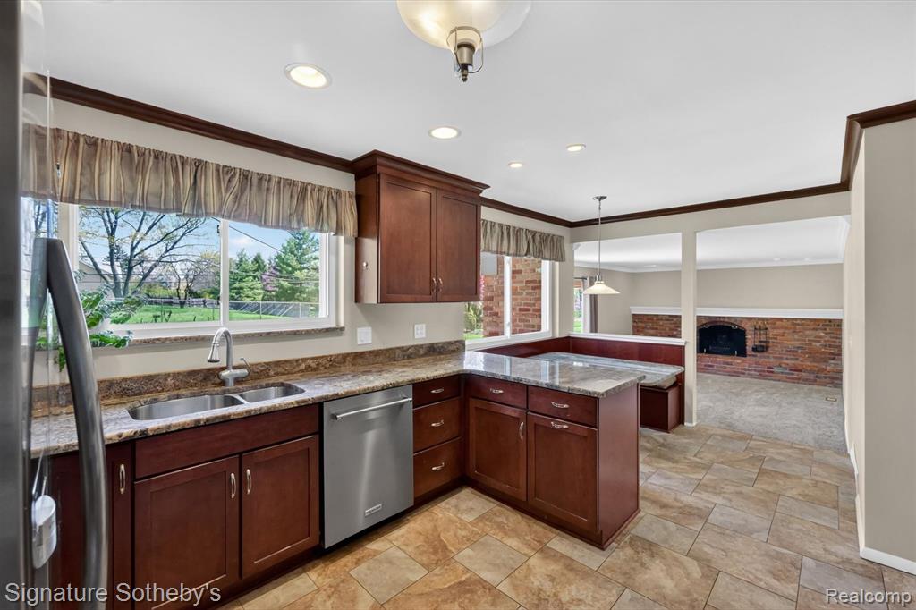 4284 Cherrywood Drive, Troy, MI 48098 — Photo 13