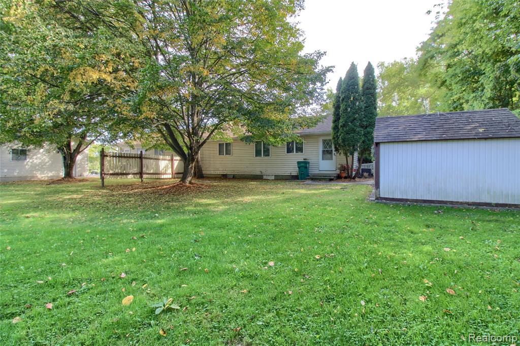 600 Oakville Waltz Road, New Boston, MI 48164 — Photo 35