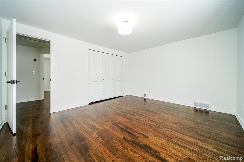7359 SAINT AUBURN Drive, Bloomfield Hills, MI 48301 — Photo 51