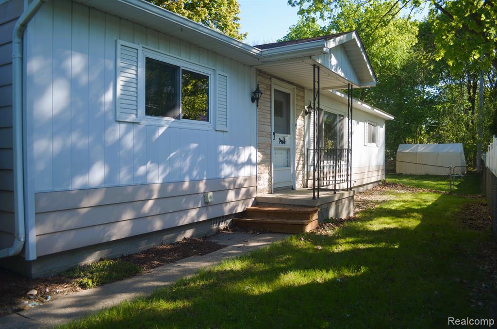 50 Mechanic Street, Oxford, MI 48371 — Photo 3