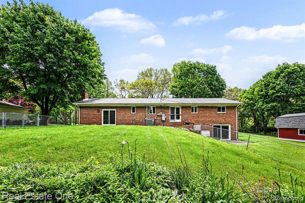 8780 Big Lake Road, Clarkston, MI — Photo 24