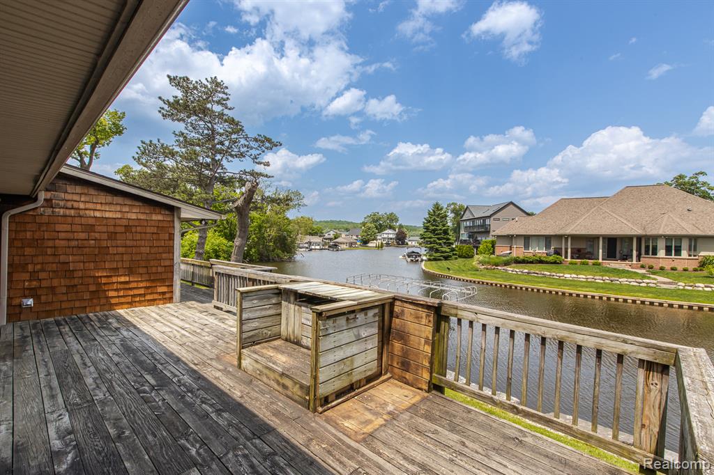 9634 Bonnie Briar Street, White Lake, MI — Photo 56