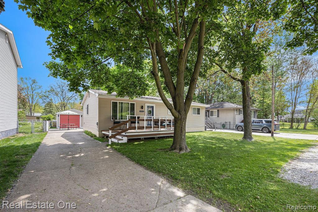 44080 DAVIS, Utica, MI 48317 — Photo 3