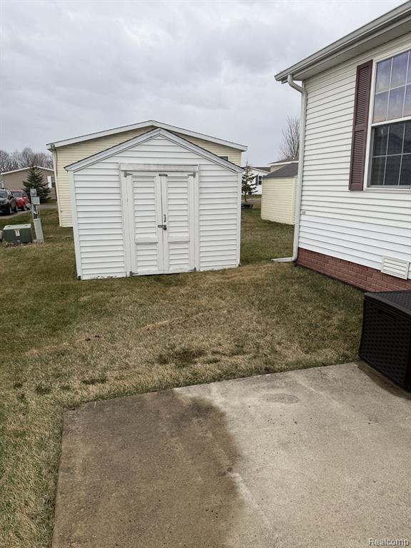 11224 Nearbrook Court, South Lyon, MI 48178 — Photo 12