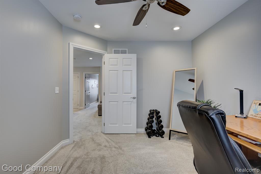 55575 HOGAN Drive, Macomb, MI 48042 — Photo 44