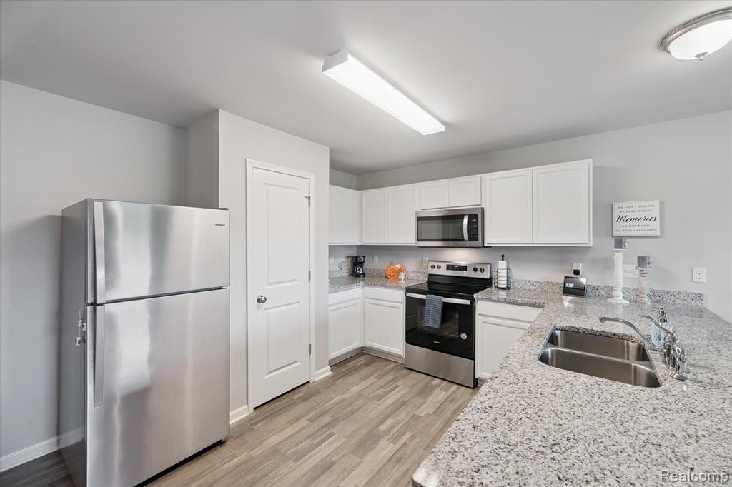 1710 Woodbridge Park Avenue, Lapeer, MI 48446 — Photo 9