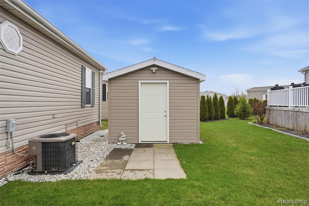 4425 Wynnwood Drive, Howell, MI 48843 — Photo 25