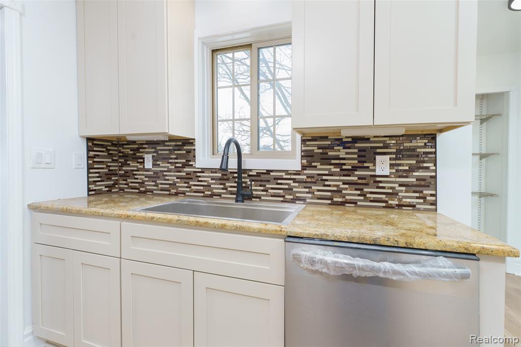 3342 Oak Grove Road, Howell, MI 48855 — Photo 33