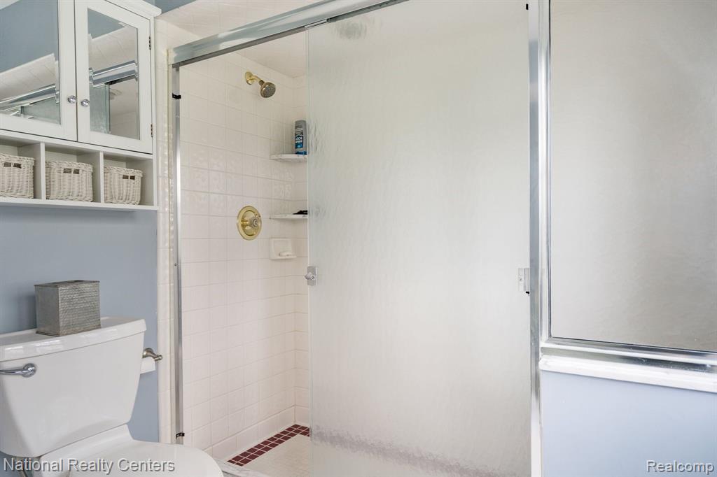 6450 Gilbert Lake Road, Bloomfield Hills, MI 48301 — Photo 20
