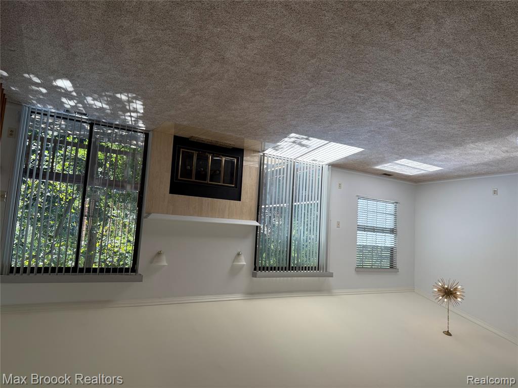 7352 MEADOWRIDGE Circle, West Bloomfield, MI — Photo 9