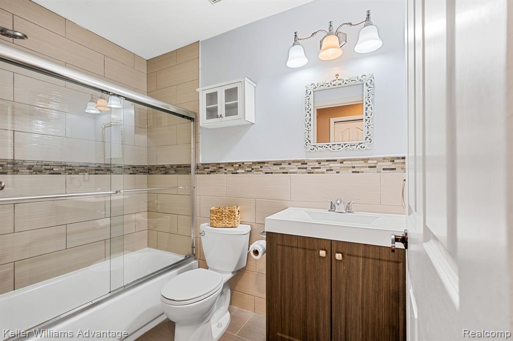 44708 FENWICK Drive, Canton, MI 48188 — Photo 24