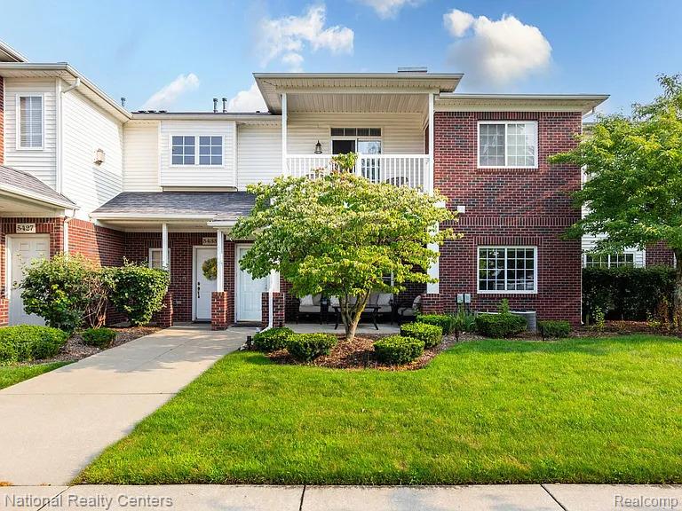 5439 TWIN OAKS Drive, Sterling Heights, MI 48314 — front exterior