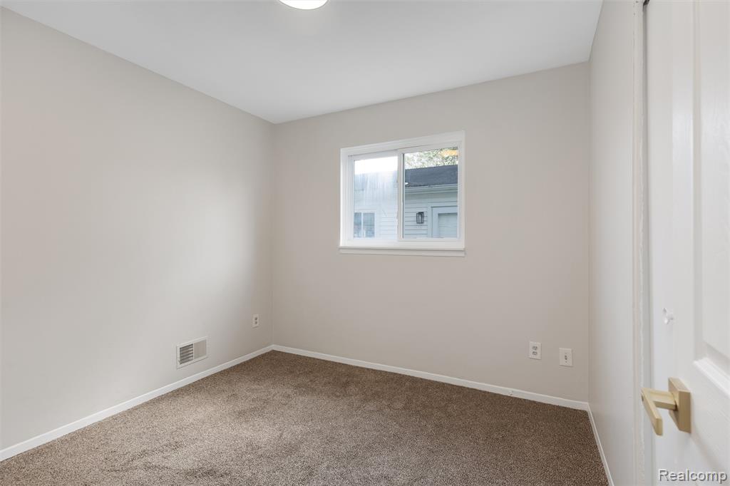 8694 Maxwell Avenue, Warren, MI 48089 — Photo 10