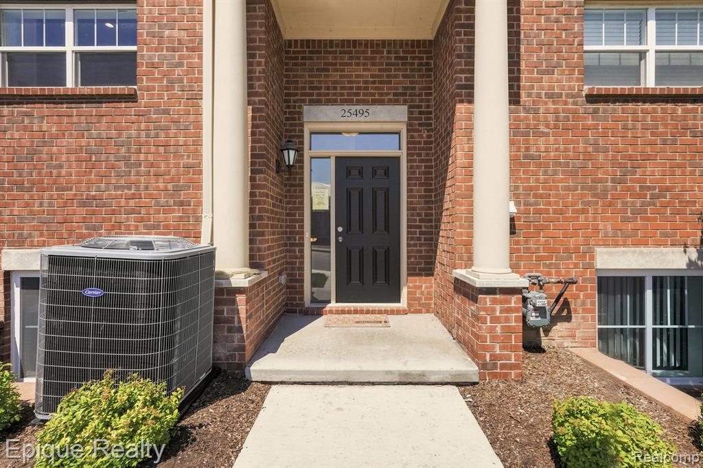 25495 Grandview Lane, 25, Novi, MI — Photo 4