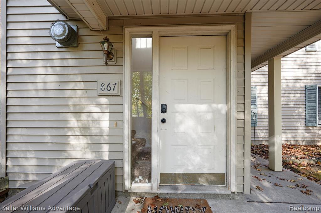 867 Saybrook Drive, Waterford, MI 48327 — Photo 3