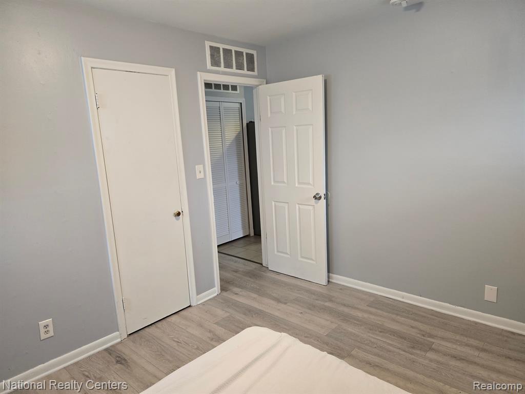 93 E COLGATE Avenue, Pontiac, MI 48340 — Photo 9