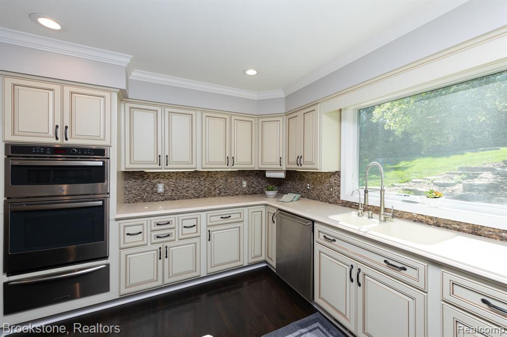 4780 CIDER HILL Drive, Rochester, MI 48306 — Photo 20