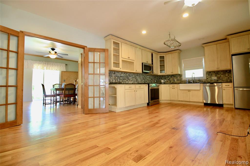 8372 Parshallville Road, Fenton, MI 48430 — Photo 8