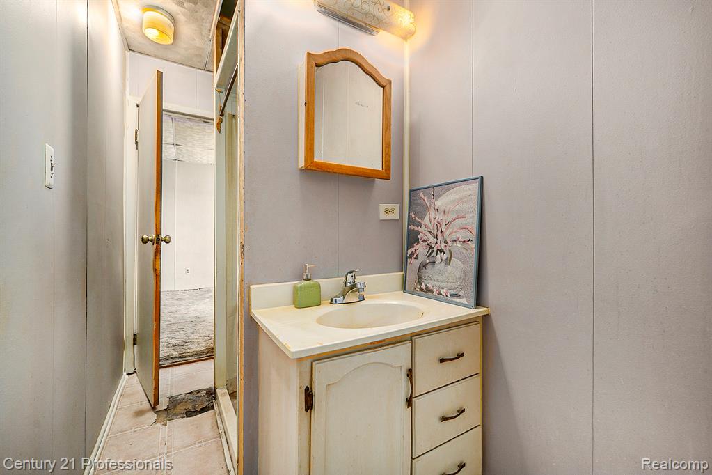 428 East Street, Rochester, MI 48307 — Photo 22