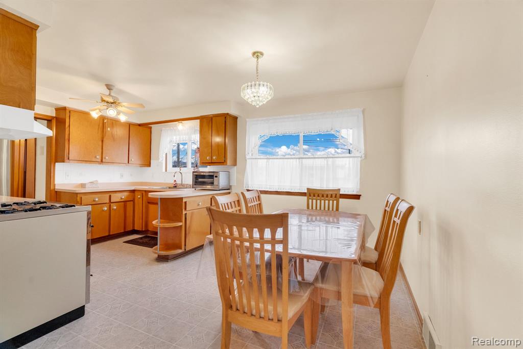 8331 Stanley Drive, Warren, MI 48093 — Photo 9