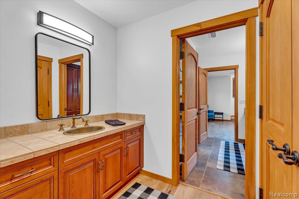 806 Ludlow Avenue, Rochester, MI 48307 — Photo 39