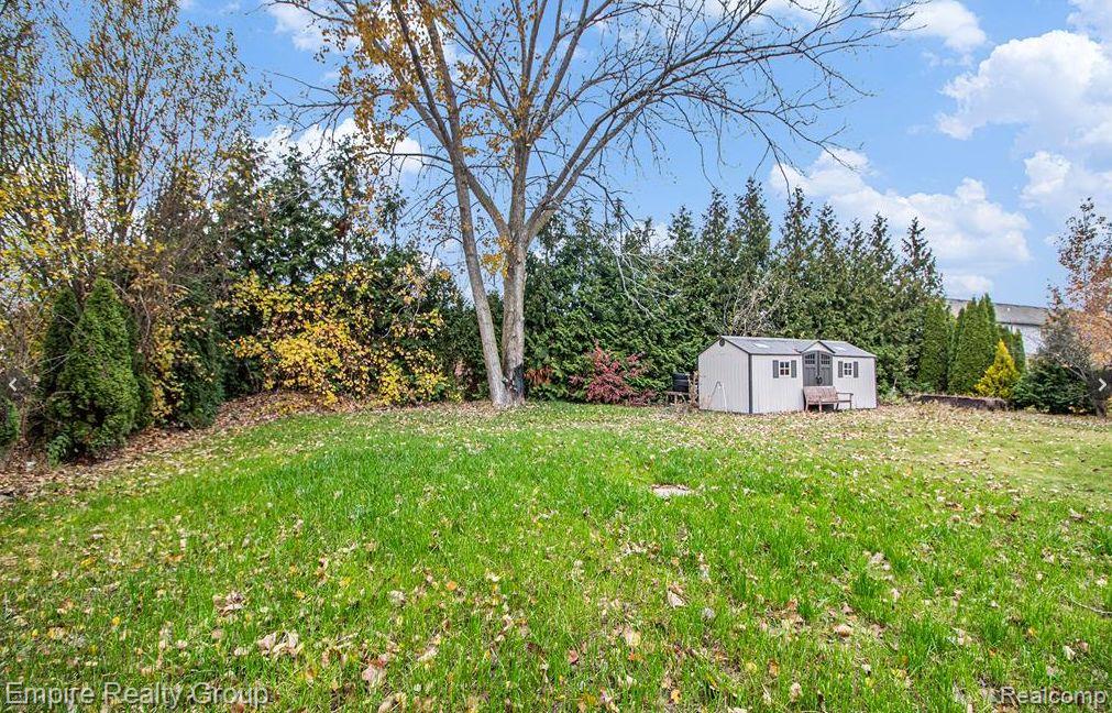 23840 Brentwood Drive, Trenton, MI 48183 — Photo 2