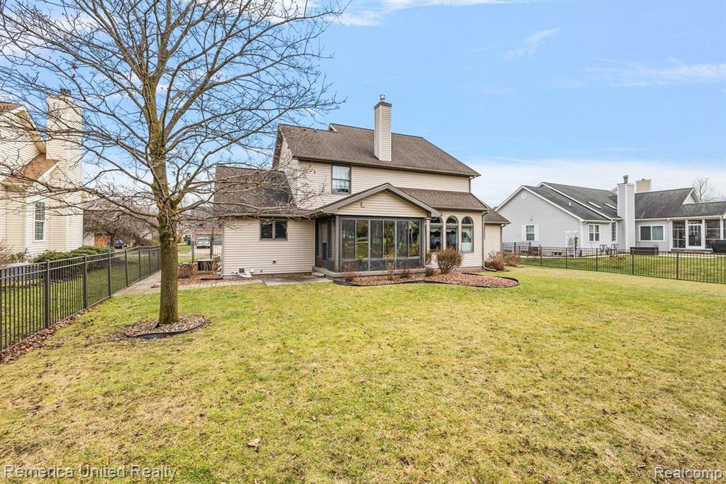 686 W CALEDONIA Street, Howell, MI 48843 — Photo 7