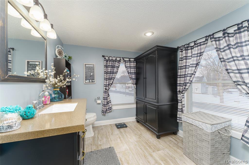 919 E Michigan Avenue, Grass Lake, MI 49240 — Photo 20