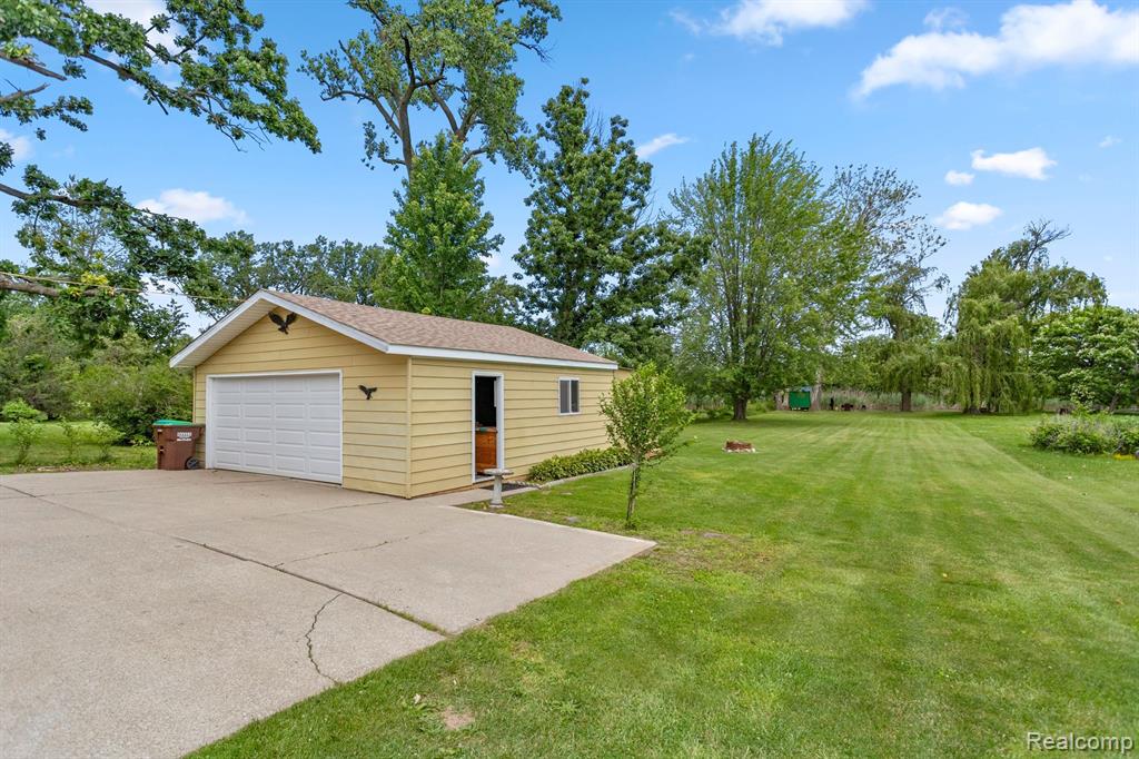 7215 S HURON RIVER Drive, South Rockwood, MI — Photo 37