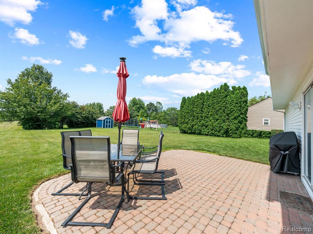 7538 Lochmoor Drive, Ypsilanti, MI 48197 — Photo 19