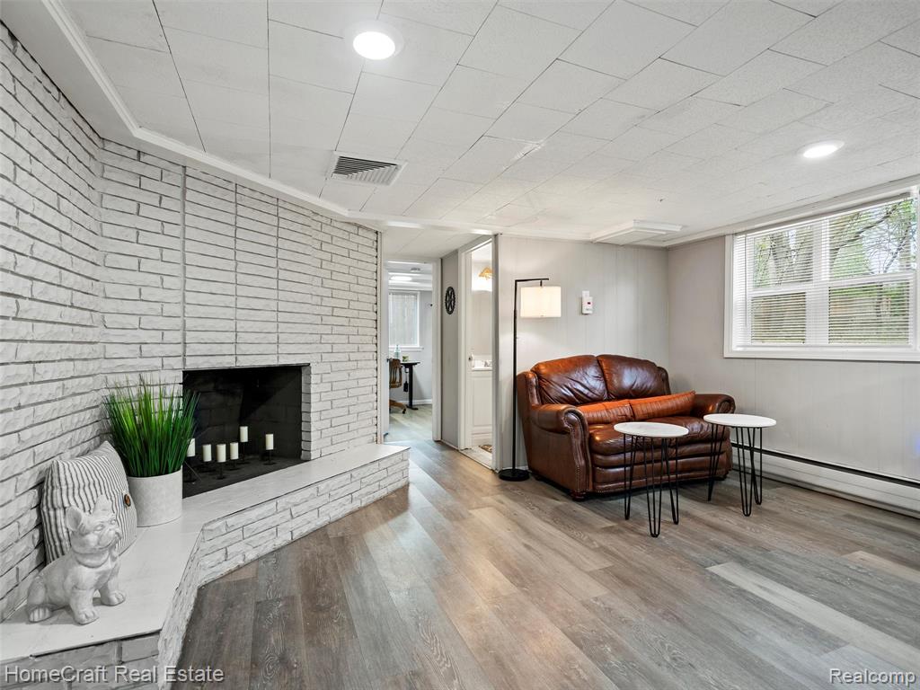 28626 SUNSET Boulevard W, Lathrup Village, MI 48076 — Photo 23