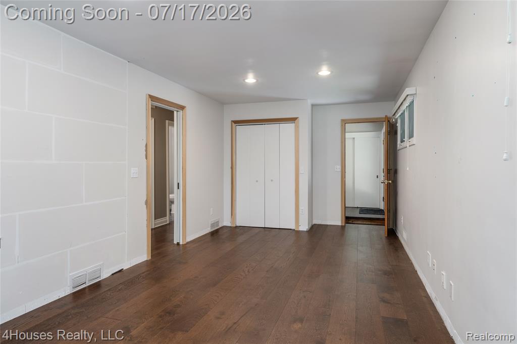 5717 Sussex Drive, Troy, MI 48098 — Photo 46