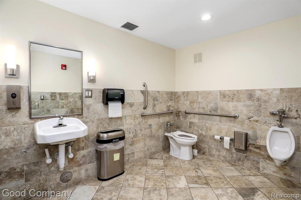 965 E JEFFERSON Avenue, Detroit, MI 48207 — Photo 16