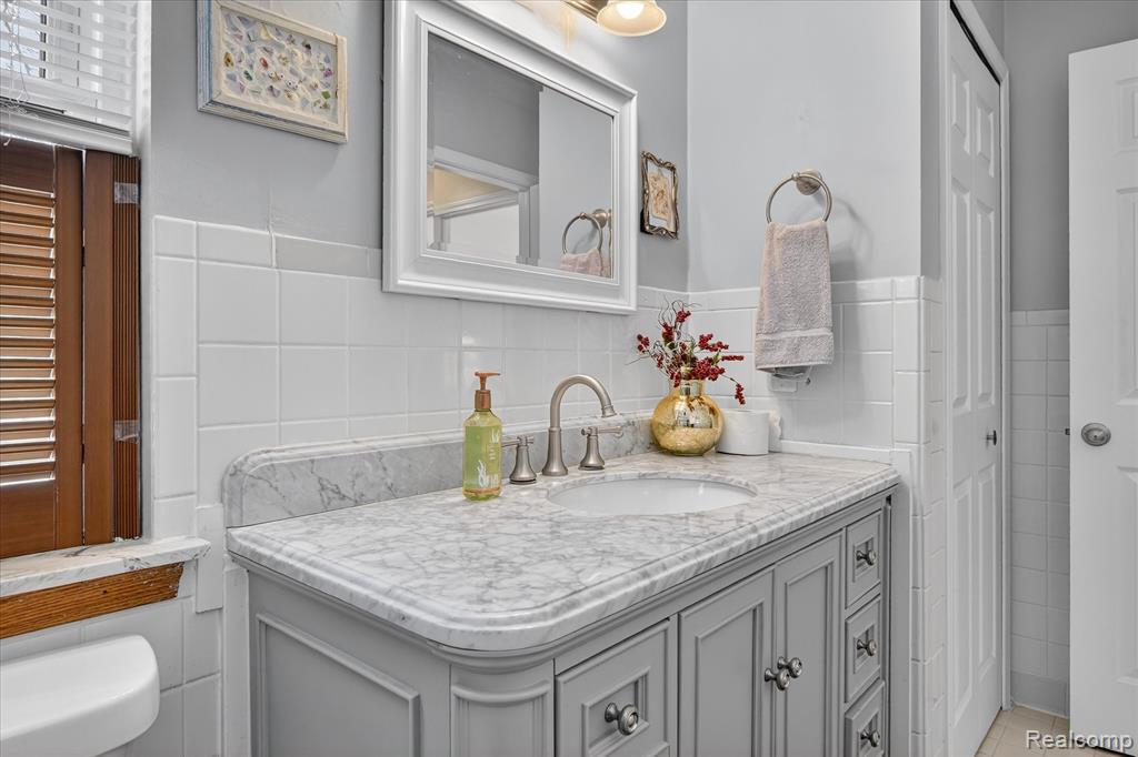 43674 Christopher Court, Canton, MI 48188 — Photo 5