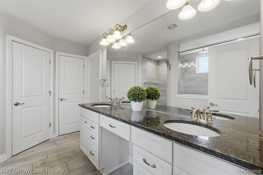 30253 MACINTOSH Lane, New Hudson, MI 48165 — Photo 27