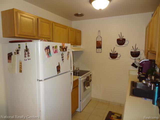7448 CENTRAL Street, 10, Westland, MI — Photo 11