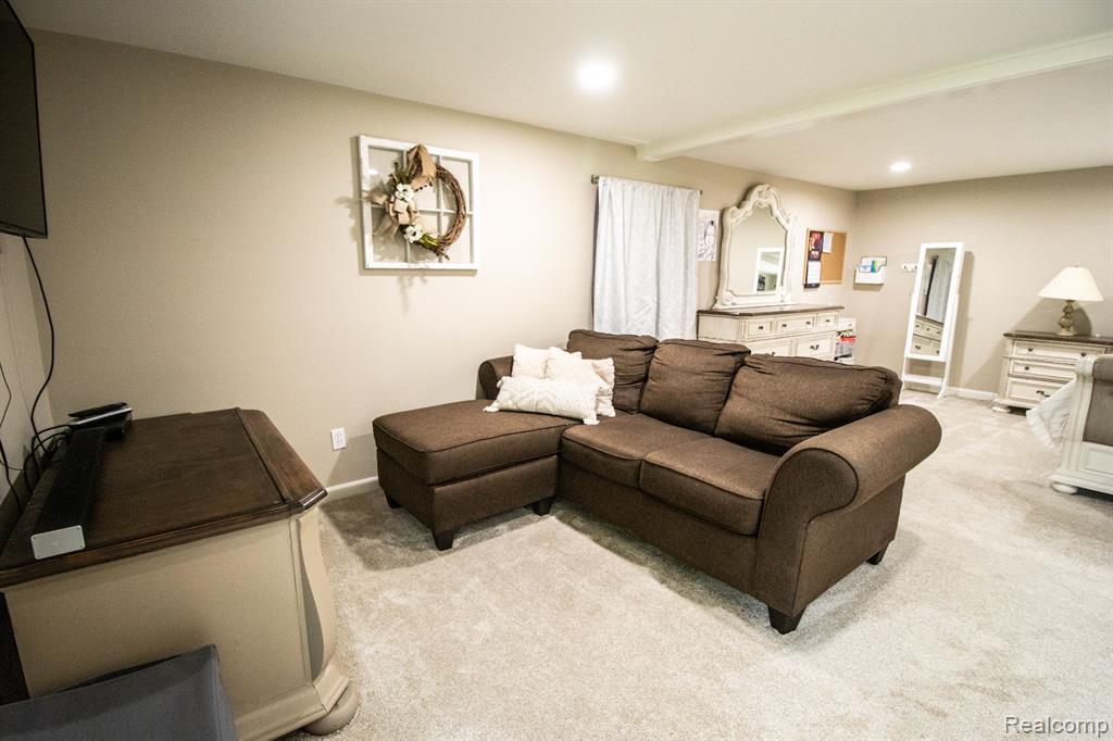 4585 Burt Road, Birch Run, MI 48415 — Photo 30