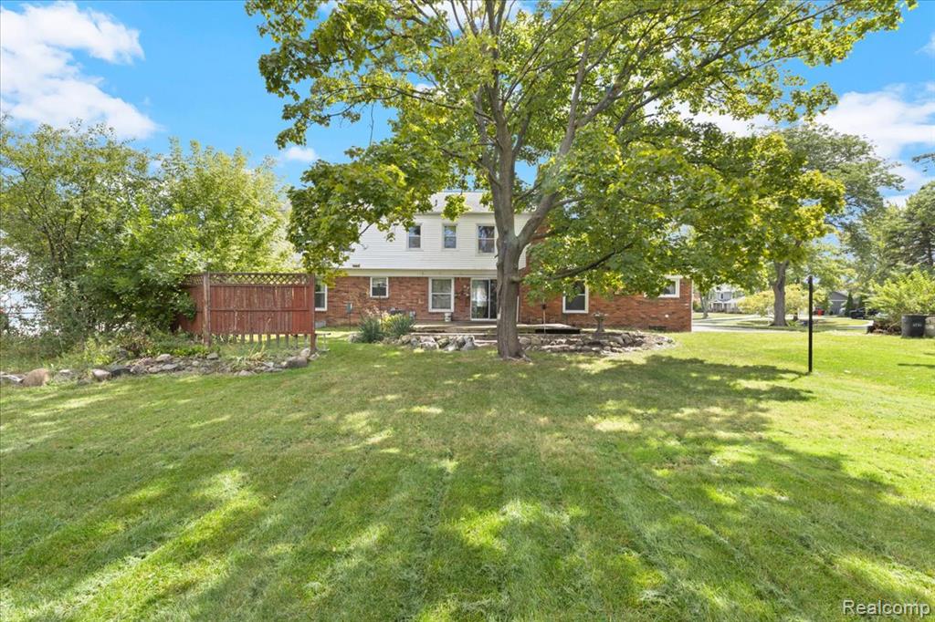 5710 Hobnail Circle, West Bloomfield, MI — Photo 52